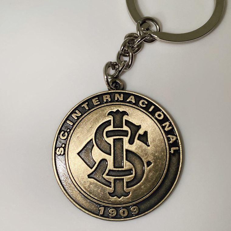 Internacional · Chaveiro de metal com escudo