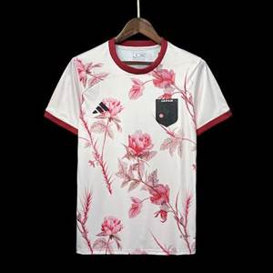 Japão · 2023/24 Edição rosas Branca
