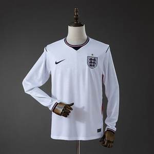Inglaterra · 2026 Titular Manga longa